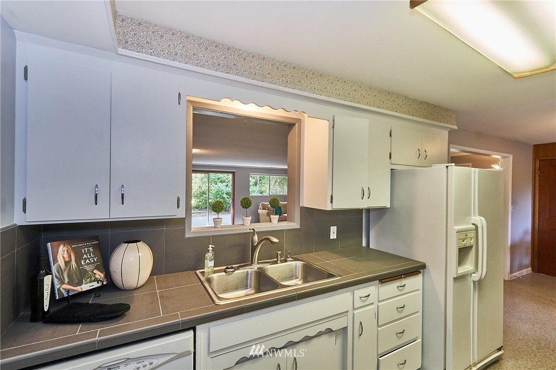 18405 Southeast 128th Street Renton, WA 98059 - Photo 9 of 24