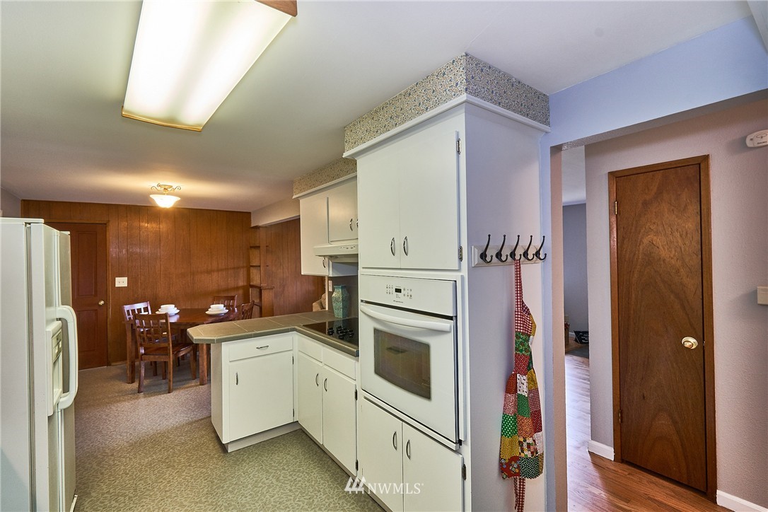 18405 Southeast 128th Street Renton, WA 98059 - Photo 10 of 24