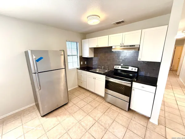$1,250 | 509 Meadow Forge, Unit A, Converse, TX 78109