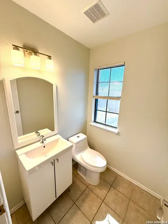 $1,250 | 509 Meadow Forge, Unit A, Converse, TX 78109