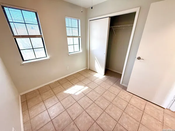 $1,250 | 509 Meadow Forge, Unit A, Converse, TX 78109