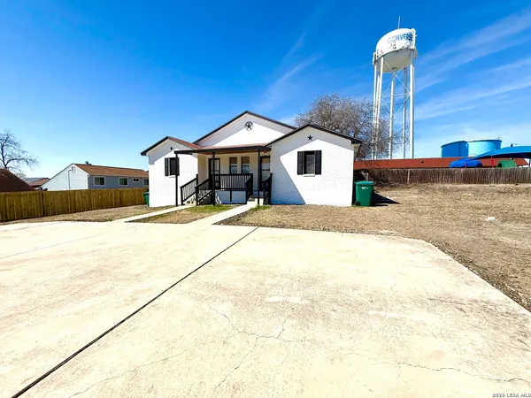 $1,250 | 509 Meadow Forge, Unit A, Converse, TX 78109