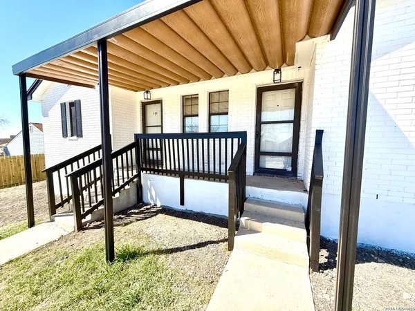 $1,250 | 509 Meadow Forge, Unit A, Converse, TX 78109