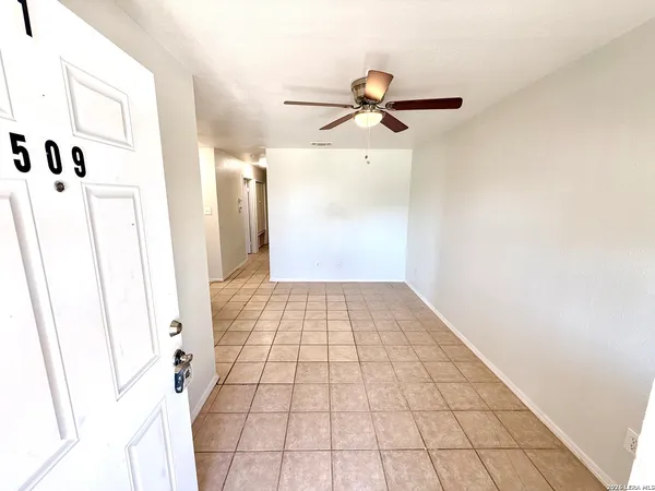 $1,250 | 509 Meadow Forge, Unit A, Converse, TX 78109