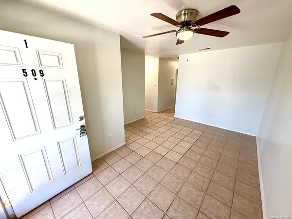 $1,250 | 509 Meadow Forge, Unit A, Converse, TX 78109