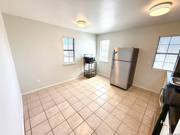 $1,250 | 509 Meadow Forge, Unit A, Converse, TX 78109