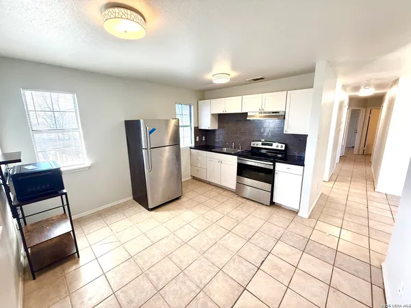 $1,250 | 509 Meadow Forge, Unit A, Converse, TX 78109