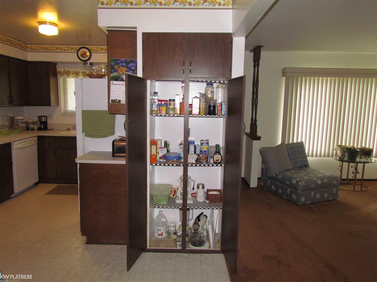 47405 Juniper Road Macomb, MI 48044 - Photo 7 of 21 Pantry