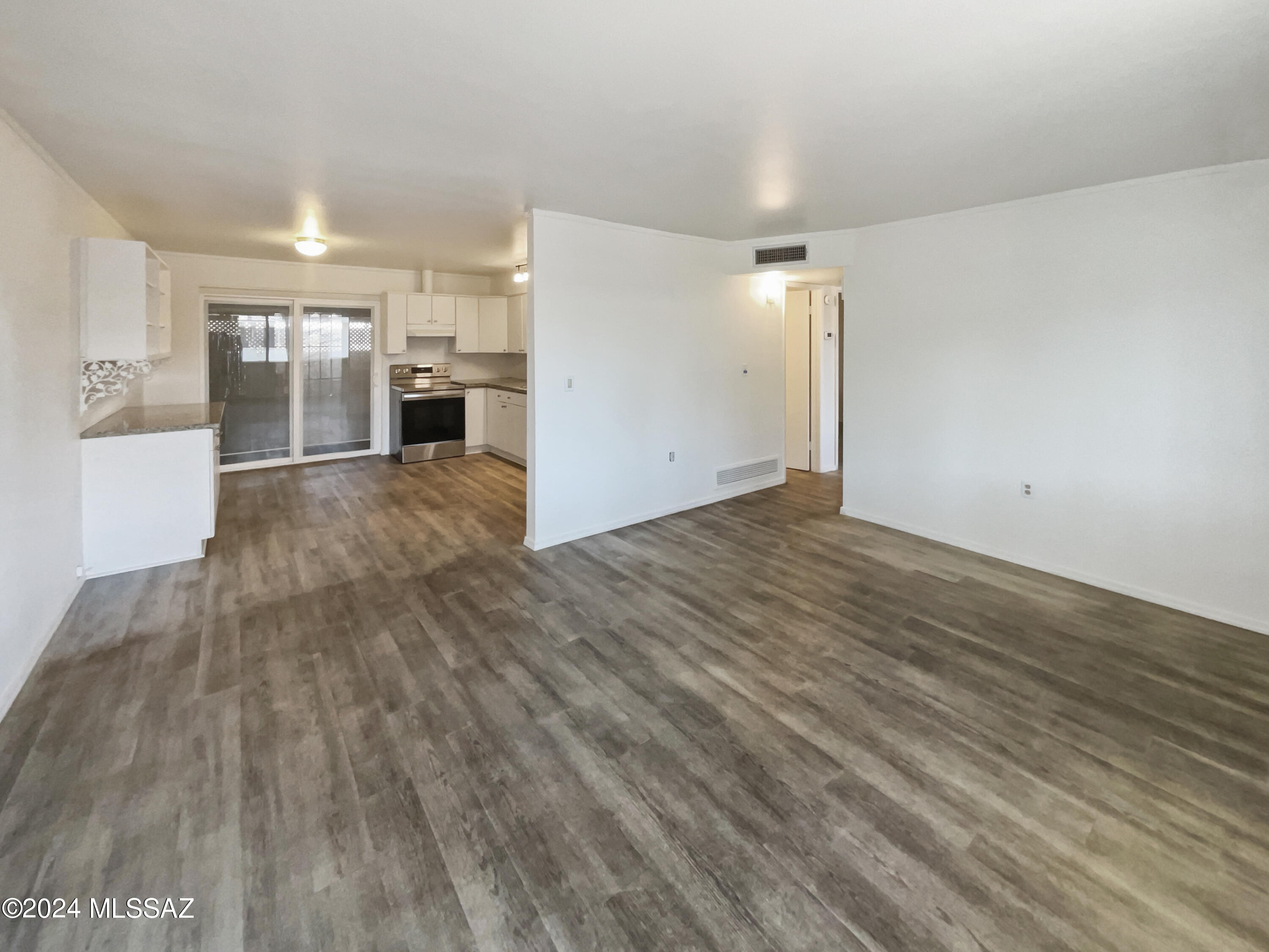 424 North Silverbell Road Tucson, AZ 85745 - Photo 8 of 19 Gallery Image 8