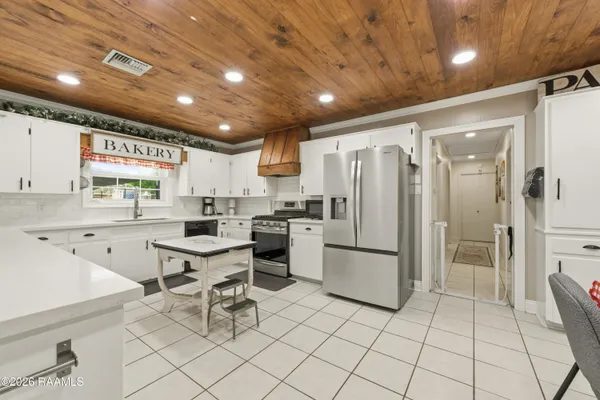 $379,000 | 218 Fairway Drive, Crowley, LA 70526