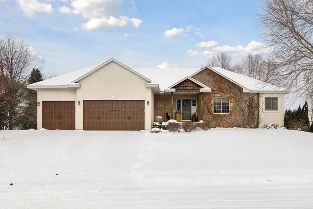 $585,000 | 227 Palomino Lane, Lino Lakes, MN 55014