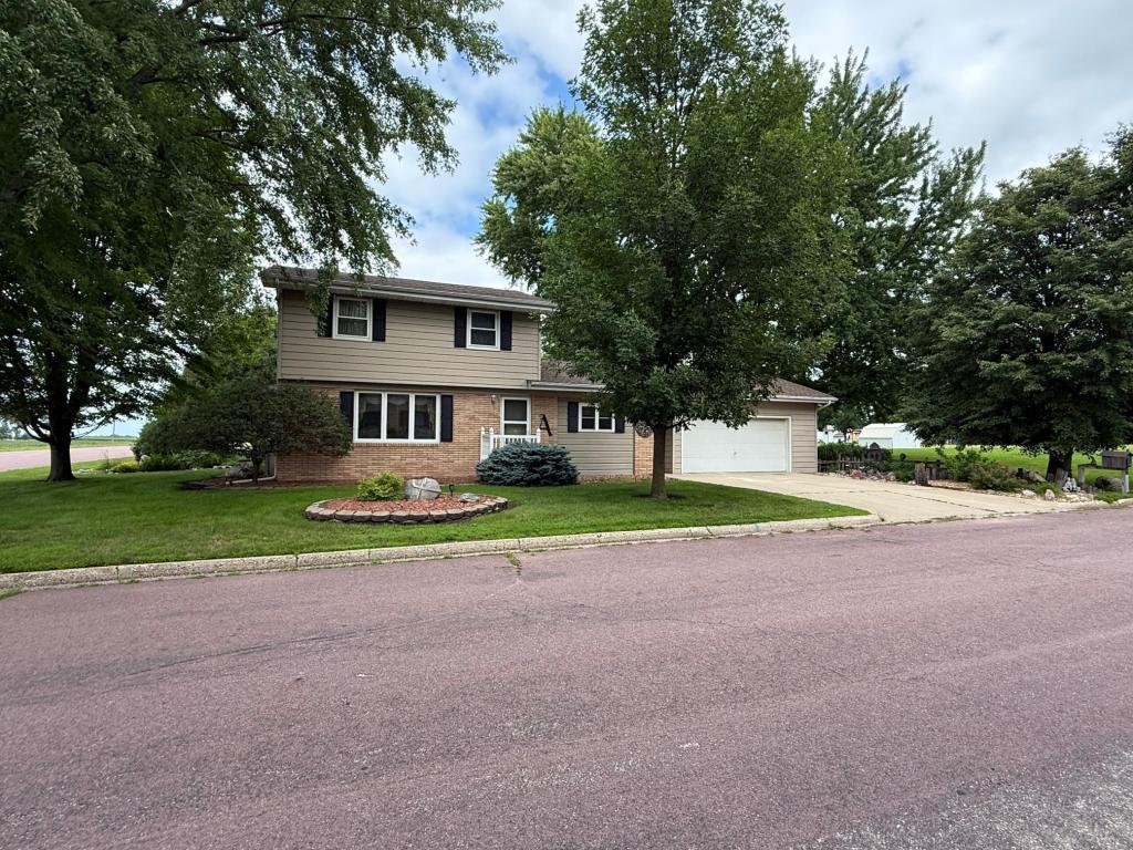 1134 10th Street Westbrook, MN 56183 - Photo 1 of 44