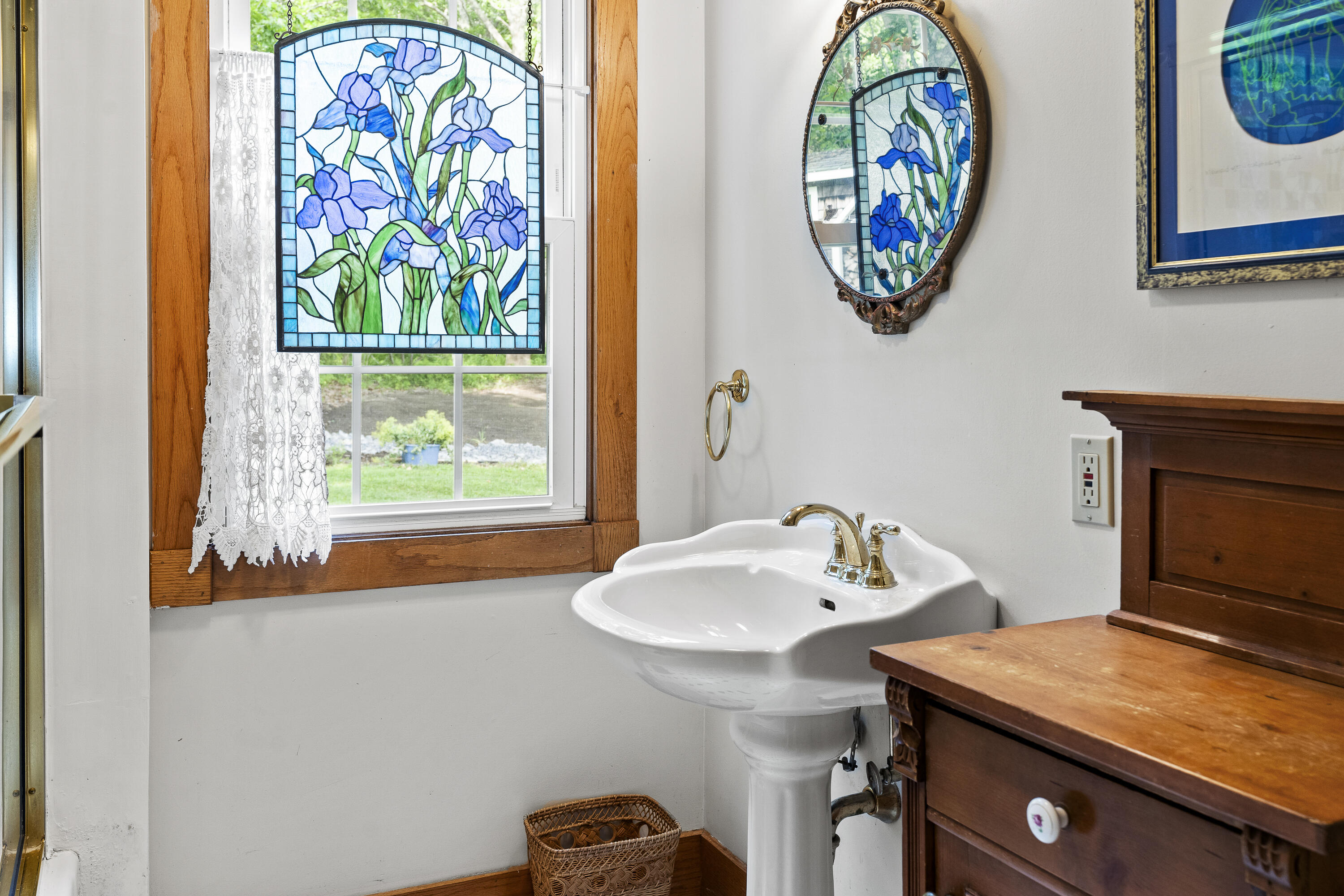 28-31 Will Alley Road South Bristol, ME 04568 - Photo 29 of 67 Pedestal sink