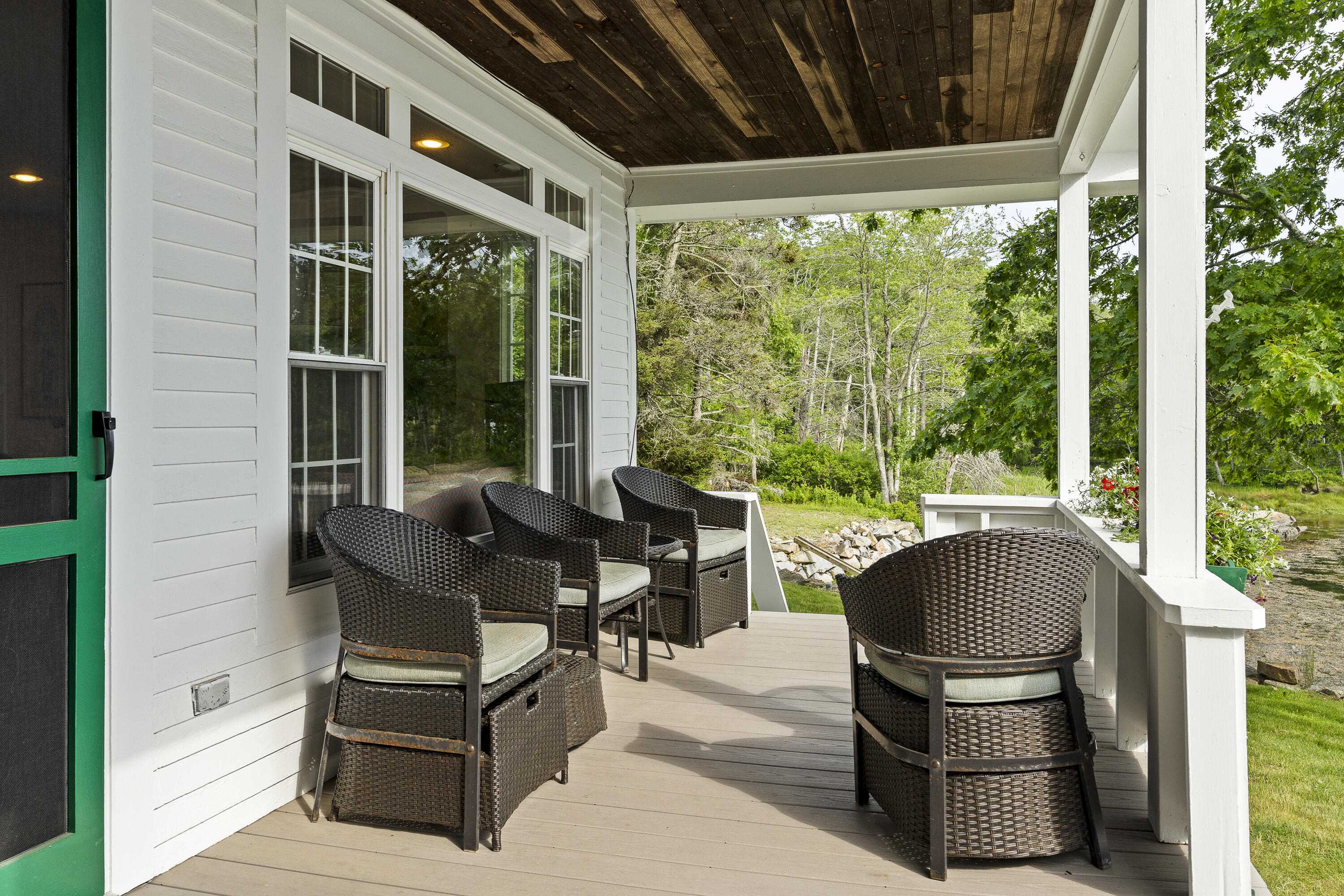 28-31 Will Alley Road South Bristol, ME 04568 - Photo 49 of 67 Sitting area