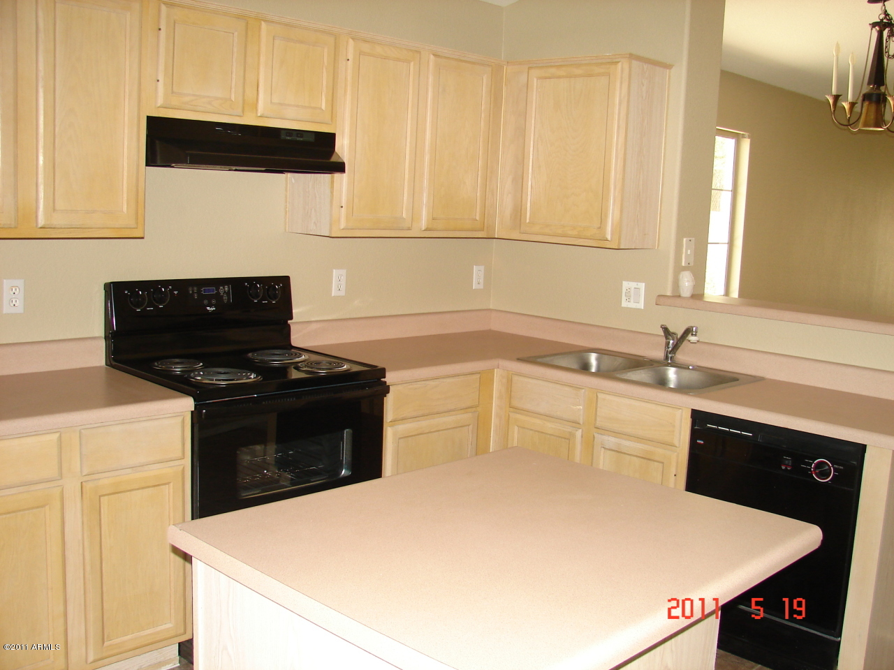 5808 East Brown Road, Unit 63 Mesa, AZ 85205 - Photo 8 of 14 Kitchen with Island