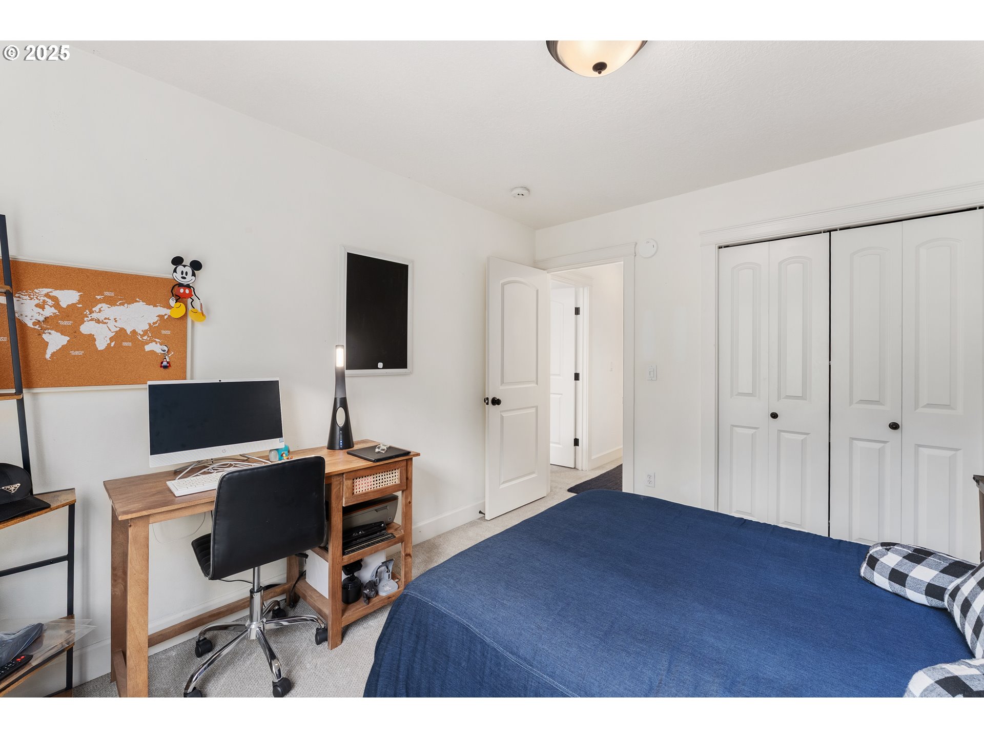 2264 Equestrian Loop South Salem, OR 97302 - Photo 25 of 34 a view of a workspace with furniture