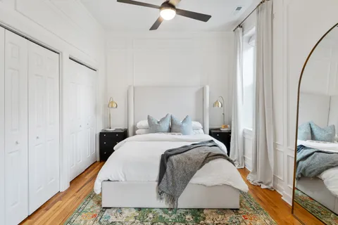 $480,000 | 618 West Barry Avenue, Unit 2, Chicago, IL 60657