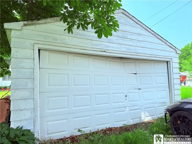 $84,900 | 447 Hoyt Street, Dunkirk, NY 14048