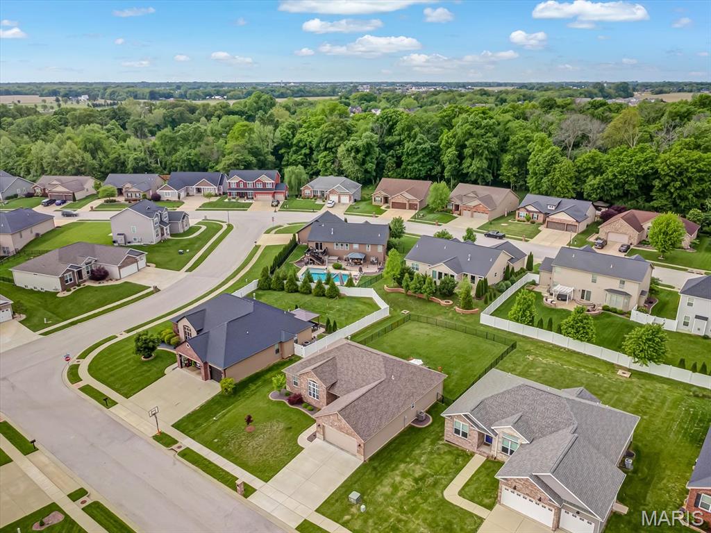 1305 Coleridge Court O'Fallon, IL 62269 - Photo 3 of 36