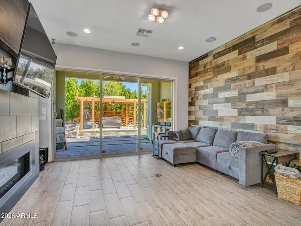 $3,600 | 29523 North 23rd Drive, Phoenix, AZ 85085