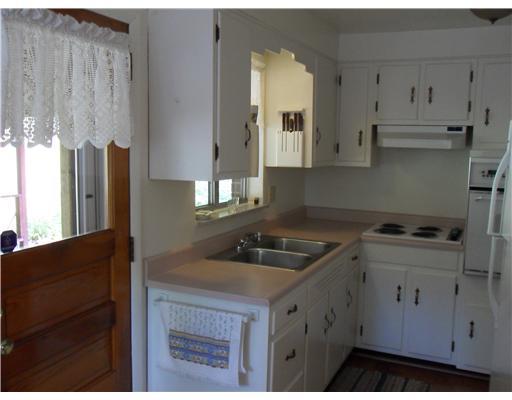 111 Fairfield Road Tarentum, PA 15084 - Photo 5 of 18 Kitchen.
