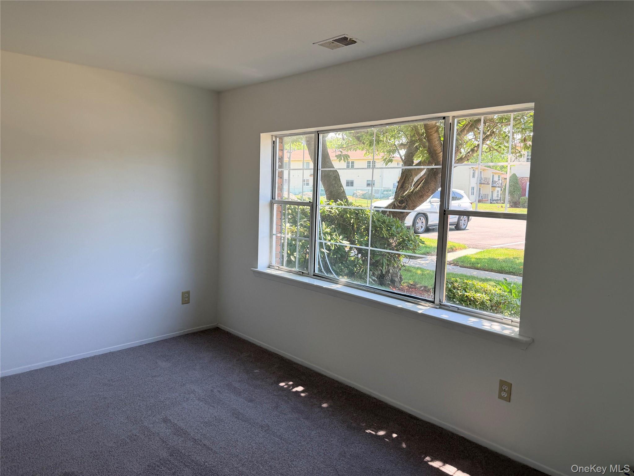 276 Temple Hill Road, Unit 906 New Windsor, NY 12553 - Photo 6 of 28 Living Room