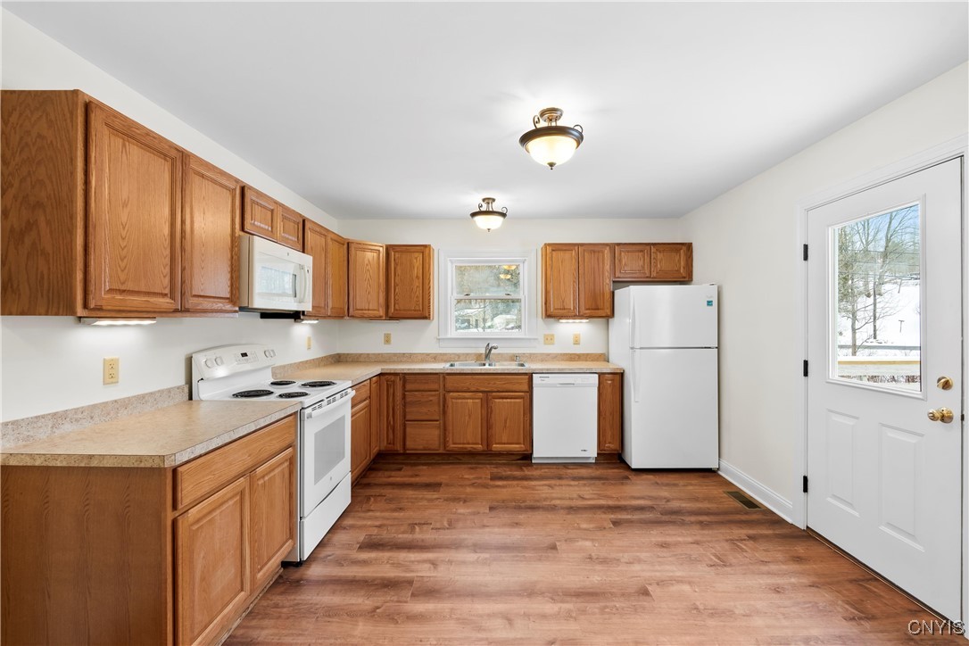 71 West Main Street Eaton, NY 13408 - Photo 10 of 22 kitchen