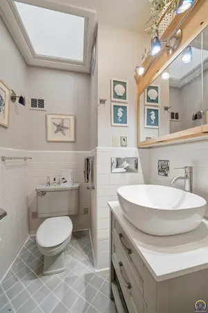 $335,000 | 307 Southwest Woodbury Lane, Topeka, KS 66606