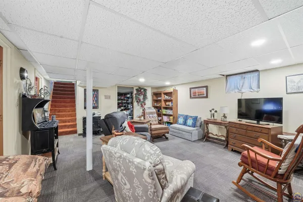 $335,000 | 307 Southwest Woodbury Lane, Topeka, KS 66606