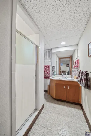 $335,000 | 307 Southwest Woodbury Lane, Topeka, KS 66606