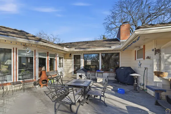 $335,000 | 307 Southwest Woodbury Lane, Topeka, KS 66606