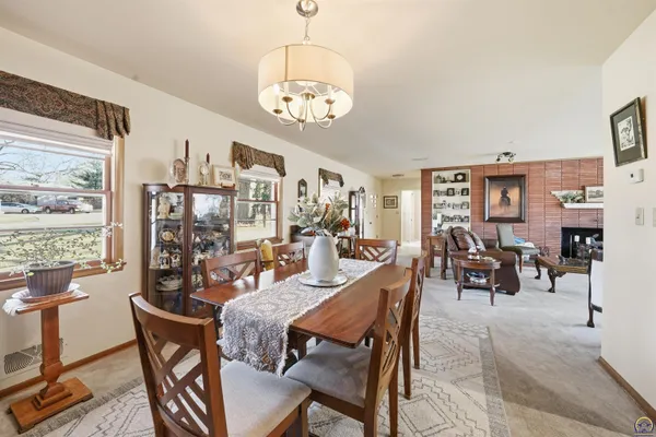 $335,000 | 307 Southwest Woodbury Lane, Topeka, KS 66606