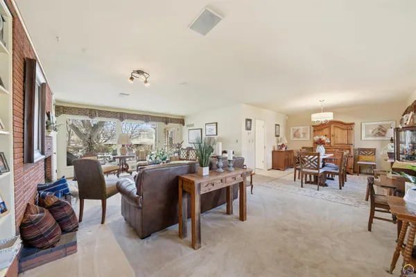 $335,000 | 307 Southwest Woodbury Lane, Topeka, KS 66606