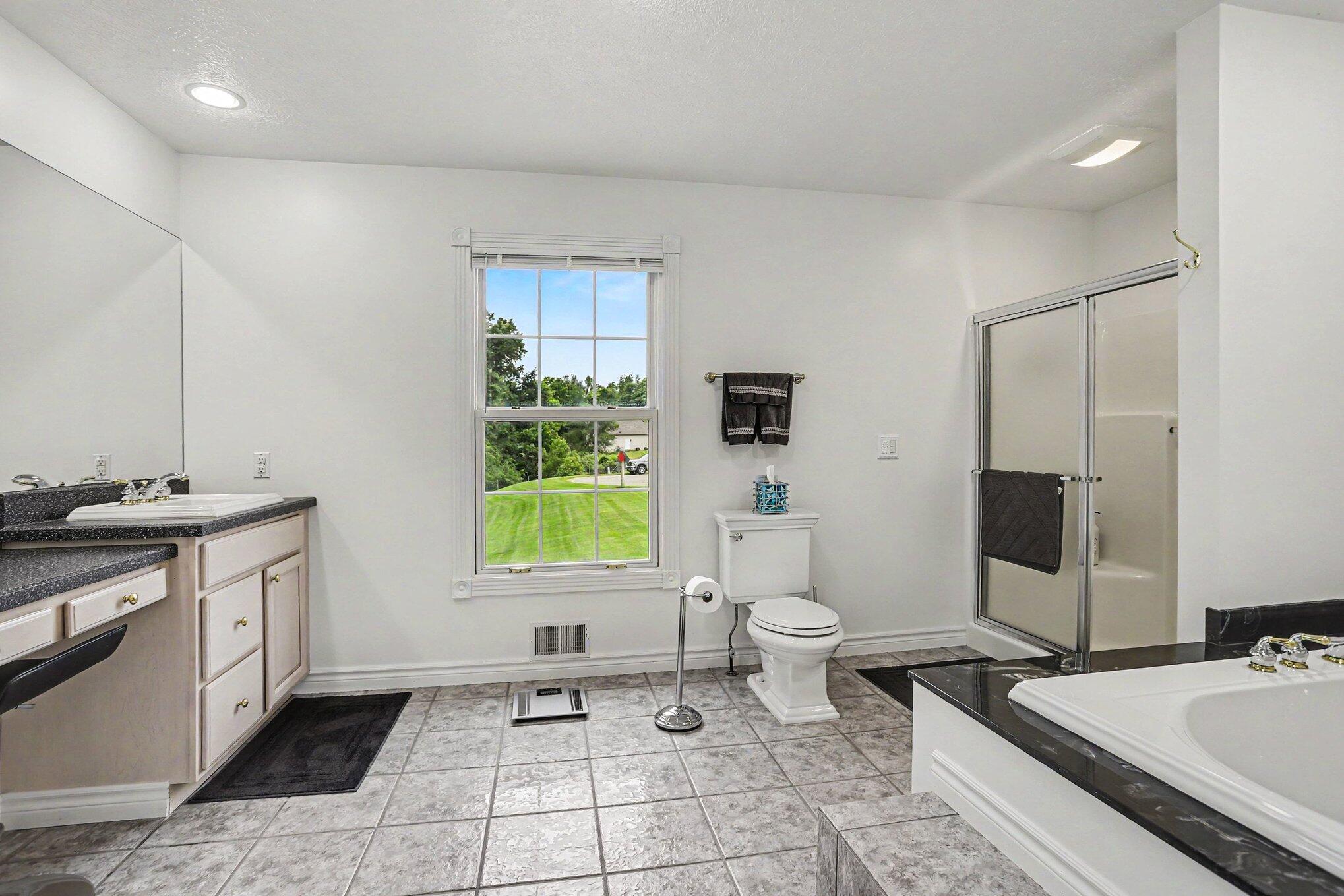 31 East Suttons Ridge Battle Creek, MI 49014 - Photo 13 of 28 013_file_8986