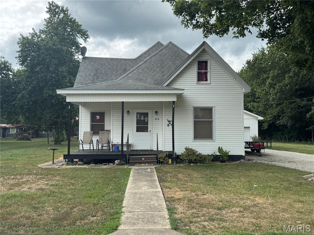 232 North Main Street Witt, IL 62094 - Photo 1 of 34