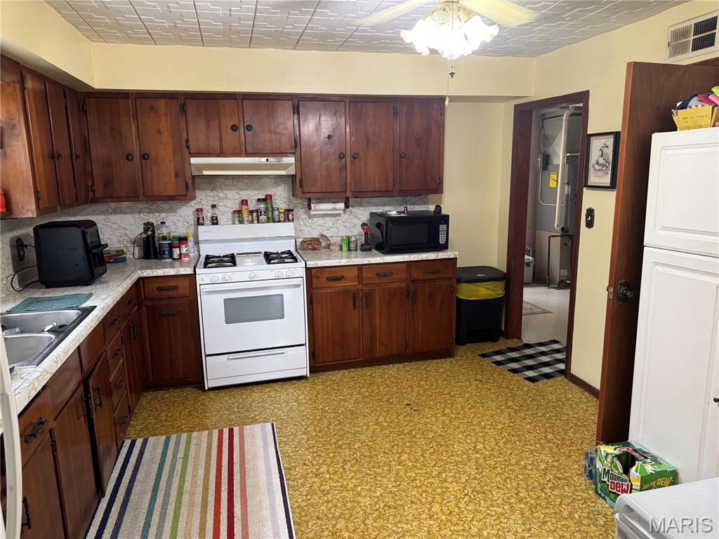 232 North Main Street Witt, IL 62094 - Photo 11 of 34