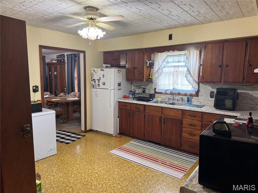 232 North Main Street Witt, IL 62094 - Photo 12 of 34