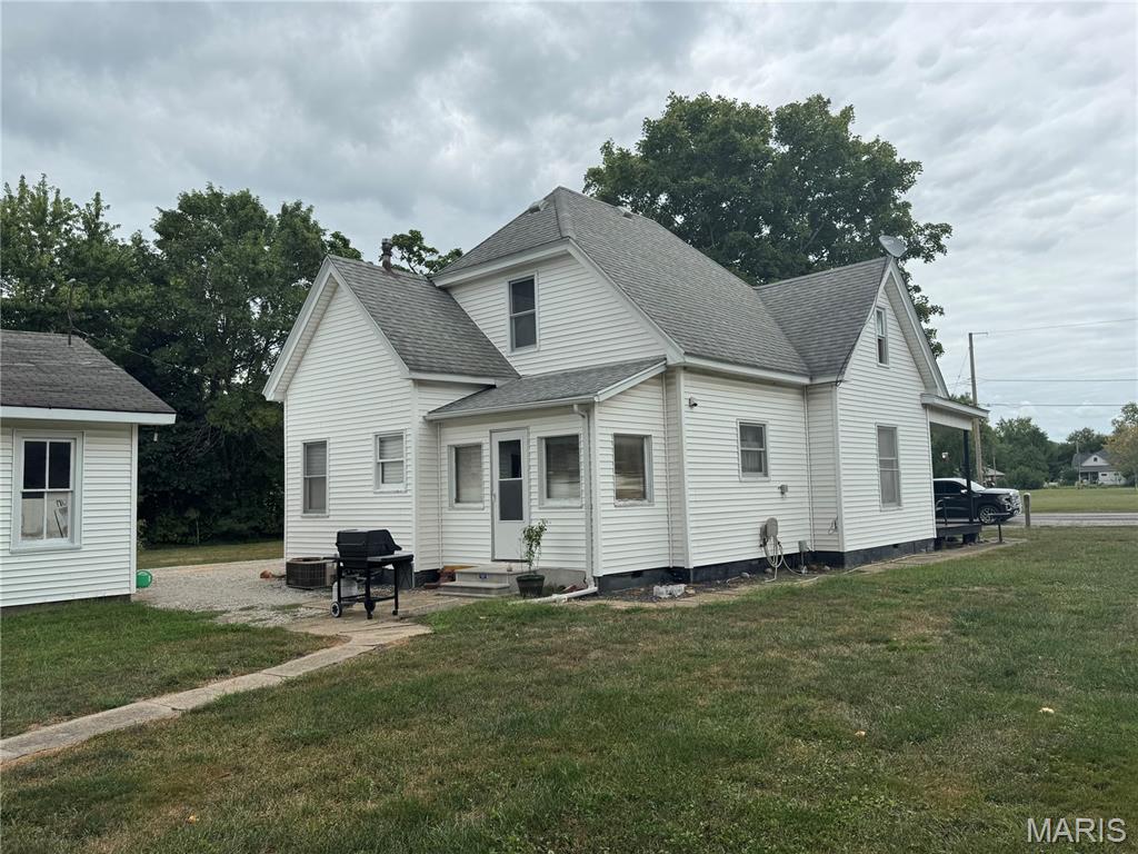 232 North Main Street Witt, IL 62094 - Photo 2 of 34