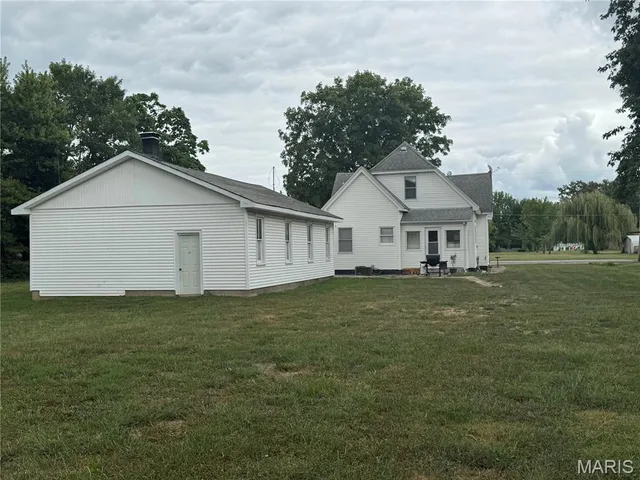 $70,000 | 232 North Main Street, Witt, IL 62094