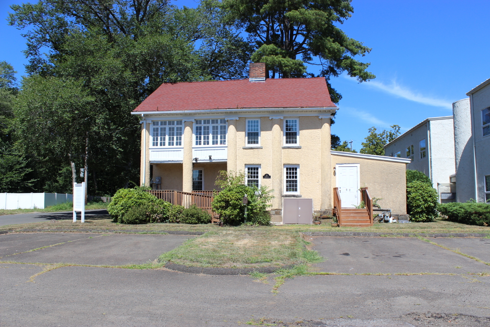 88 Bradley Road, Unit 8 Woodbridge, CT 06525 - Photo 1 of 1 Gallery Image 1