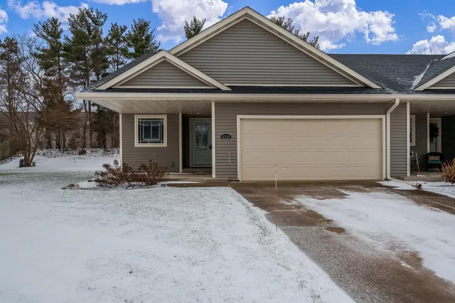 $285,000 | 5788 Jackie's Drive, Loves Park, IL 61111