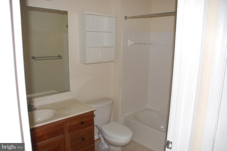 8600 Roaming Ridge Way, Unit 205 Odenton, MD 21113 - Photo 4 of 9 Bath