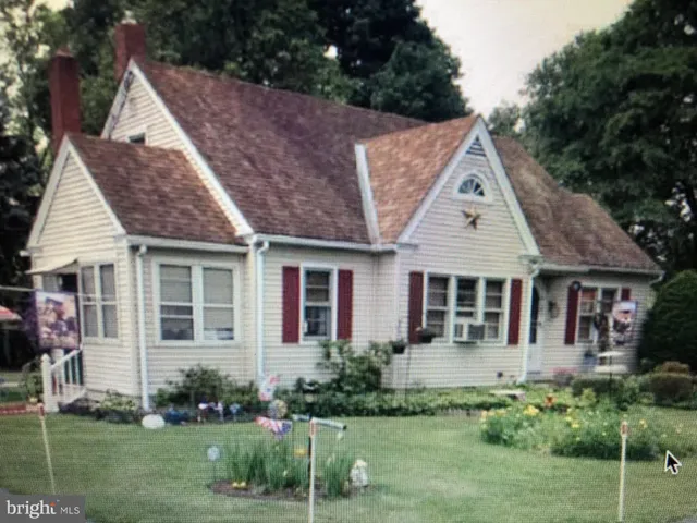 $2,400 | 4950 Perkiomen Avenue, Reading, PA 19606