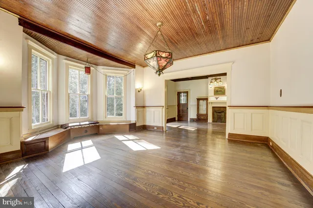 $699,000 | 111 Grove Avenue, Washington Grove, MD 20880