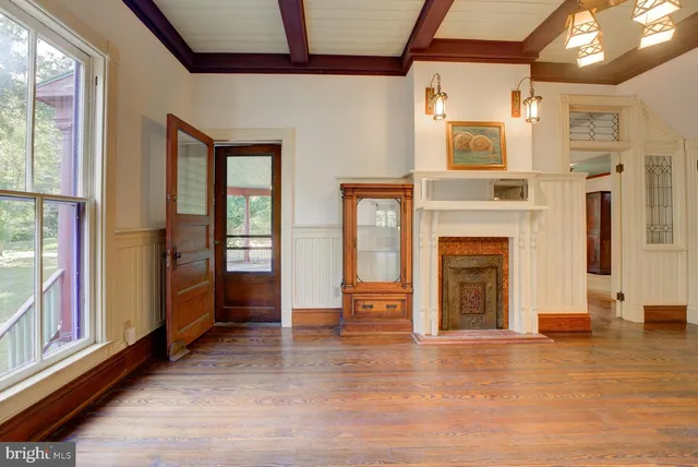 $699,000 | 111 Grove Avenue, Washington Grove, MD 20880