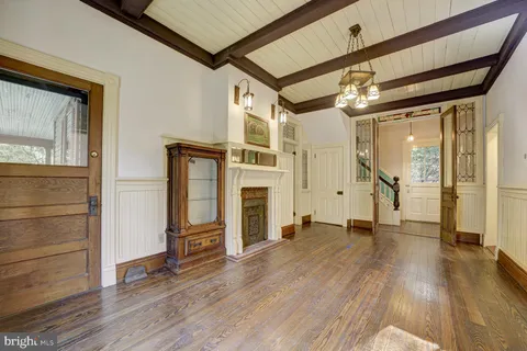 $699,000 | 111 Grove Avenue, Washington Grove, MD 20880