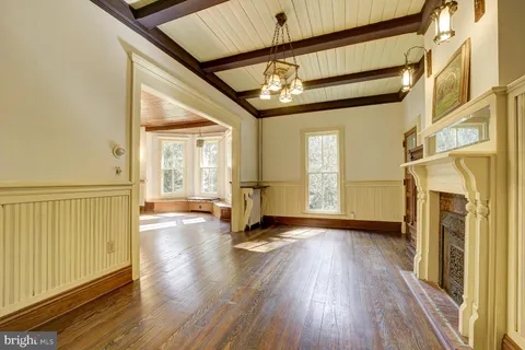 $699,000 | 111 Grove Avenue, Washington Grove, MD 20880