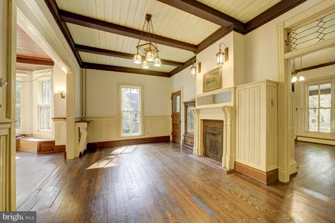 $699,000 | 111 Grove Avenue, Washington Grove, MD 20880