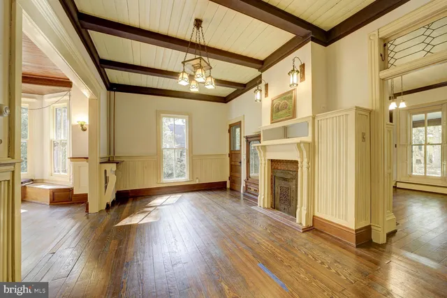 $699,000 | 111 Grove Avenue, Washington Grove, MD 20880