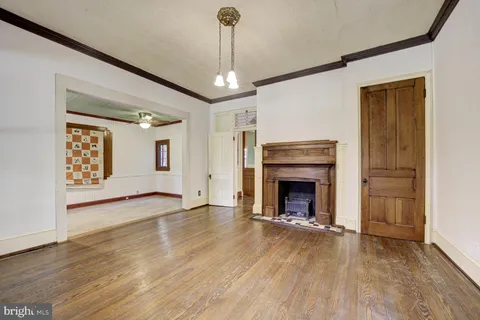 $699,000 | 111 Grove Avenue, Washington Grove, MD 20880